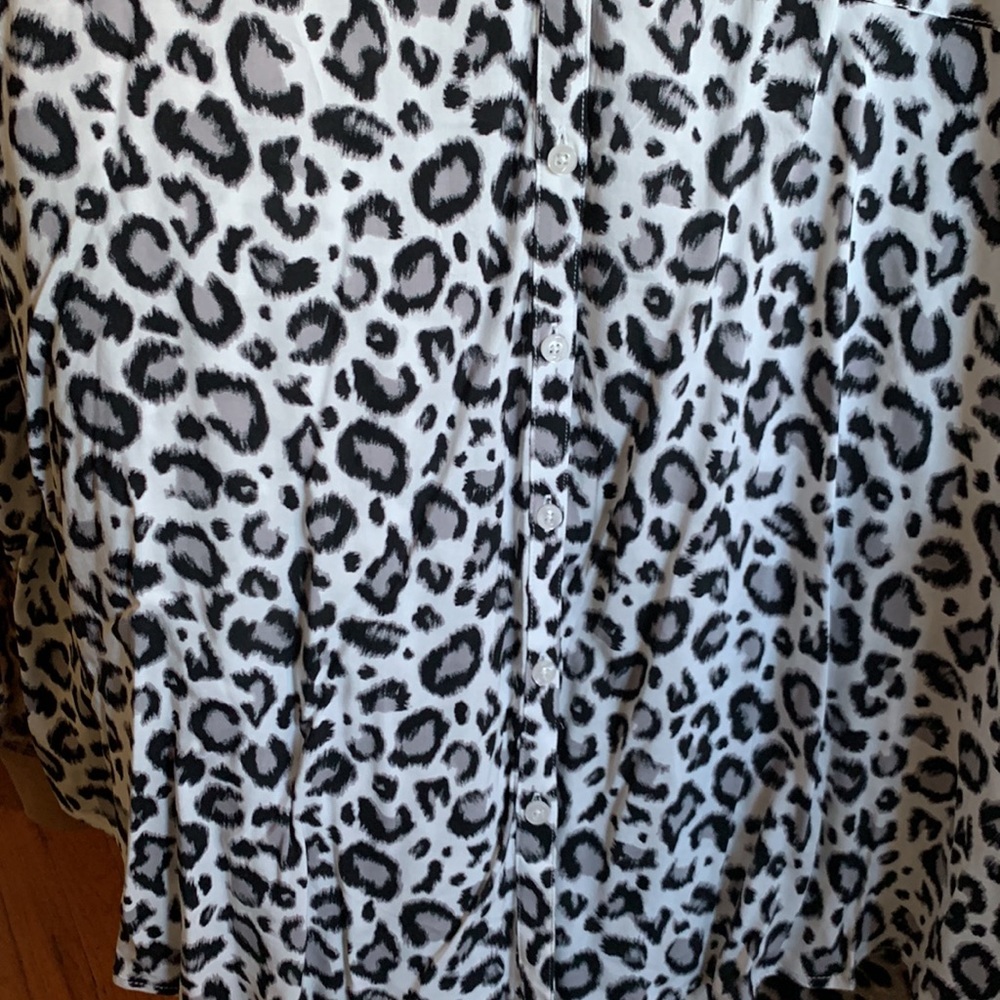 Torrid Size 6. Button Front Cap Sleeve Challis - image 8